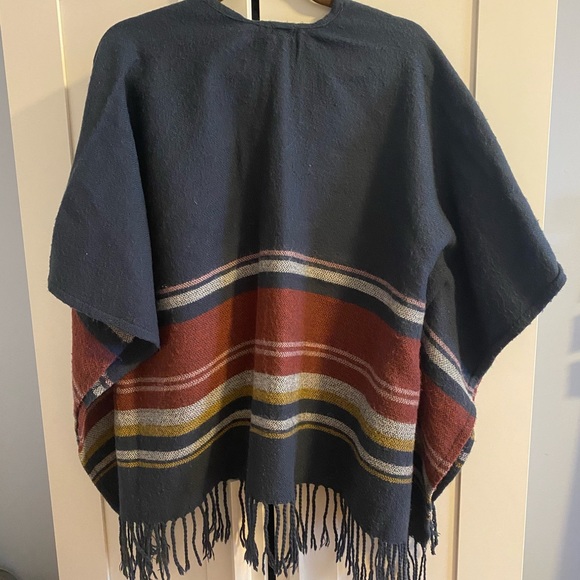 Patterned blanket top - Picture 4 of 4